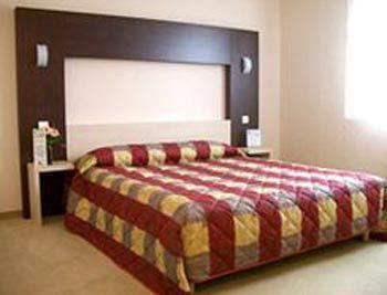 Azur Junien Cit'hotel